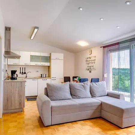 Casa Badiha Zgornje Skofije